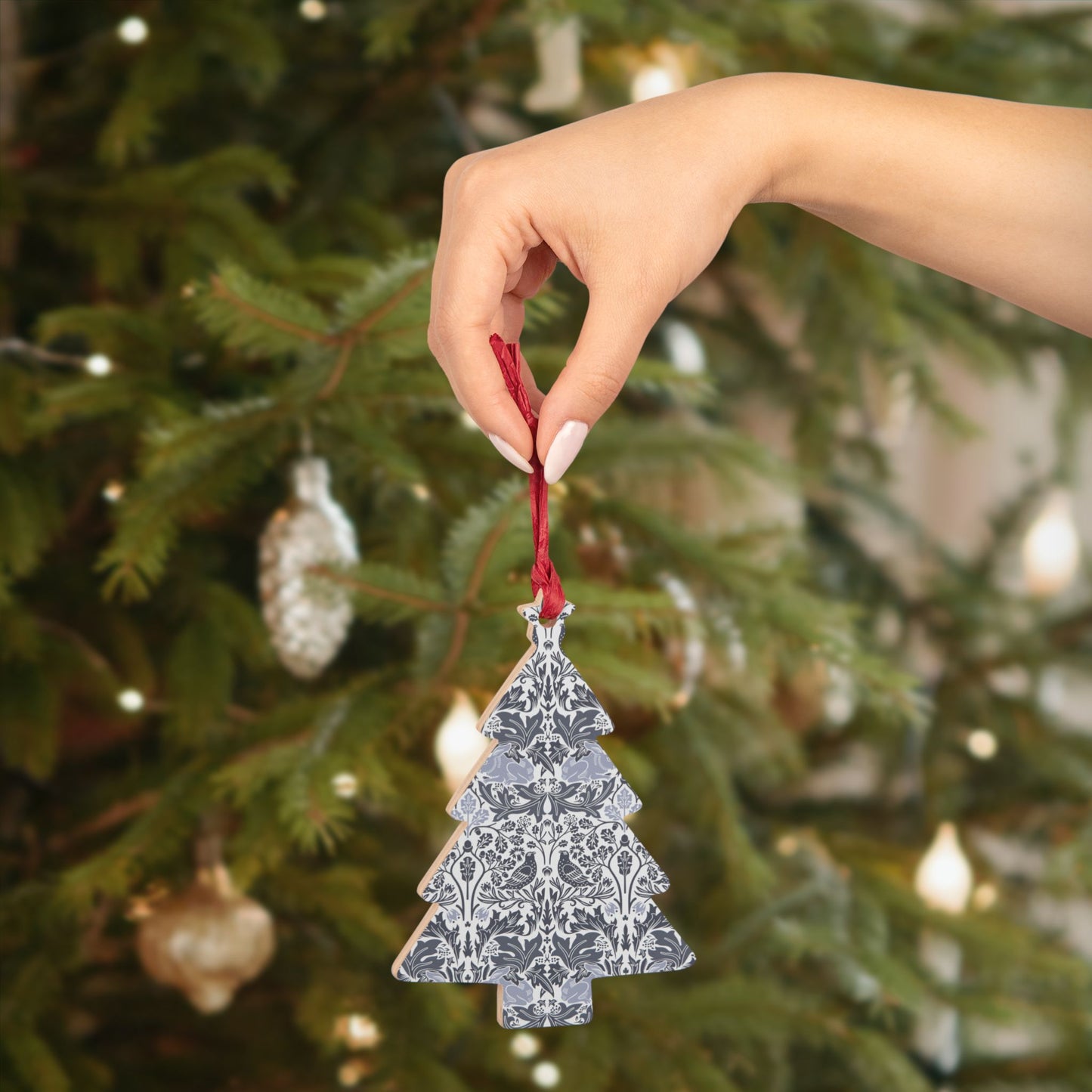 wooden-christmas-ornaments-by-william-morris-brer-rabbit-grey-31