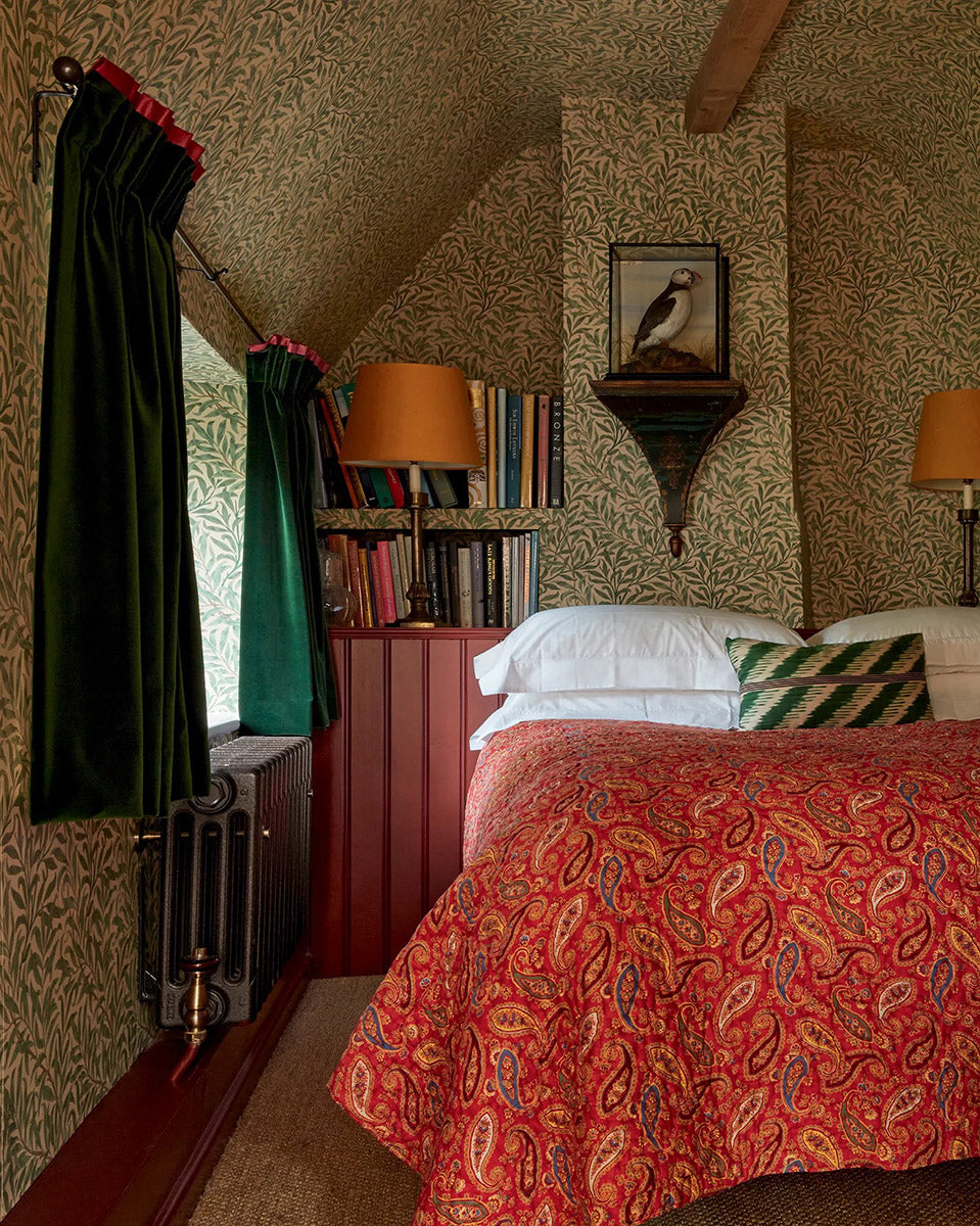 best-william-morris-wallpaper-designs-for-small-rooms-spaces