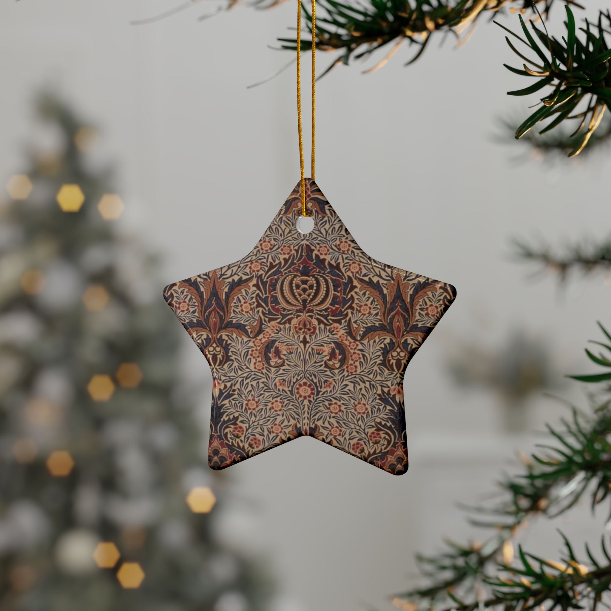 The World of Ornament　William Morris Christmas Ornaments William Morris - Leicester (Royal) - 1
