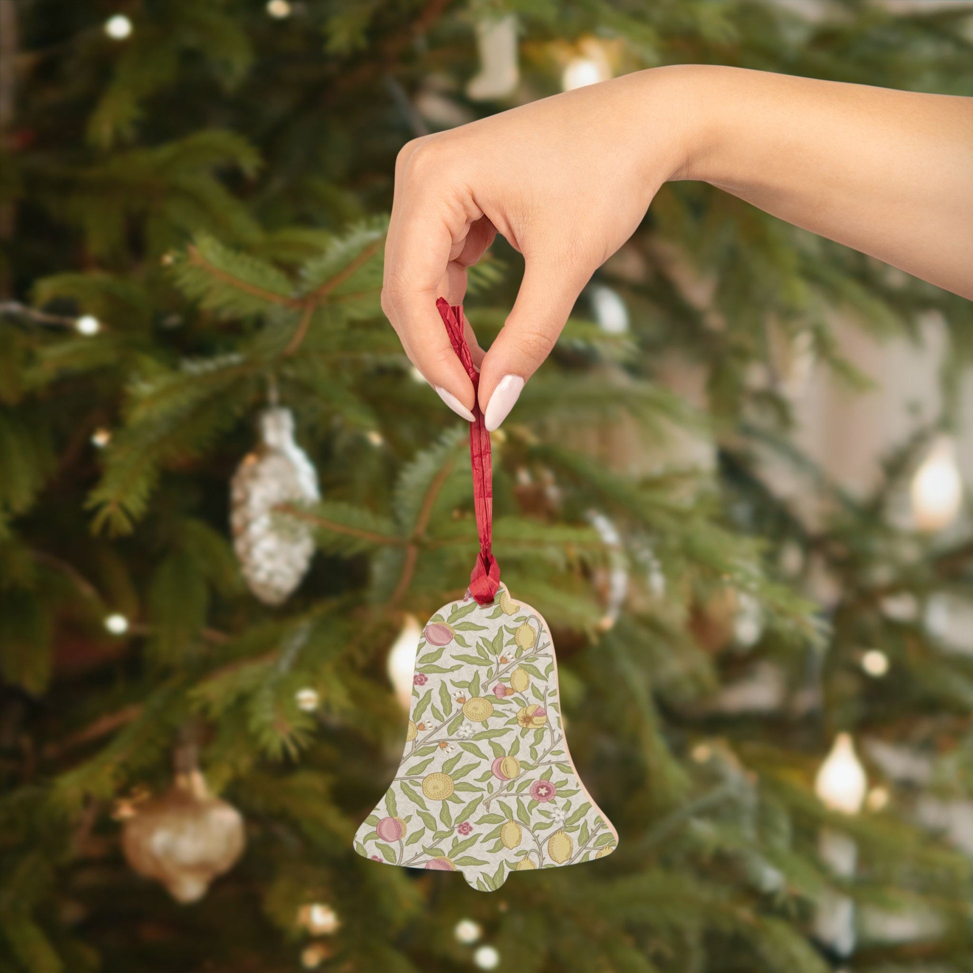wooden-christmas-ornaments-by-william-morris-four-fruits-sand-14