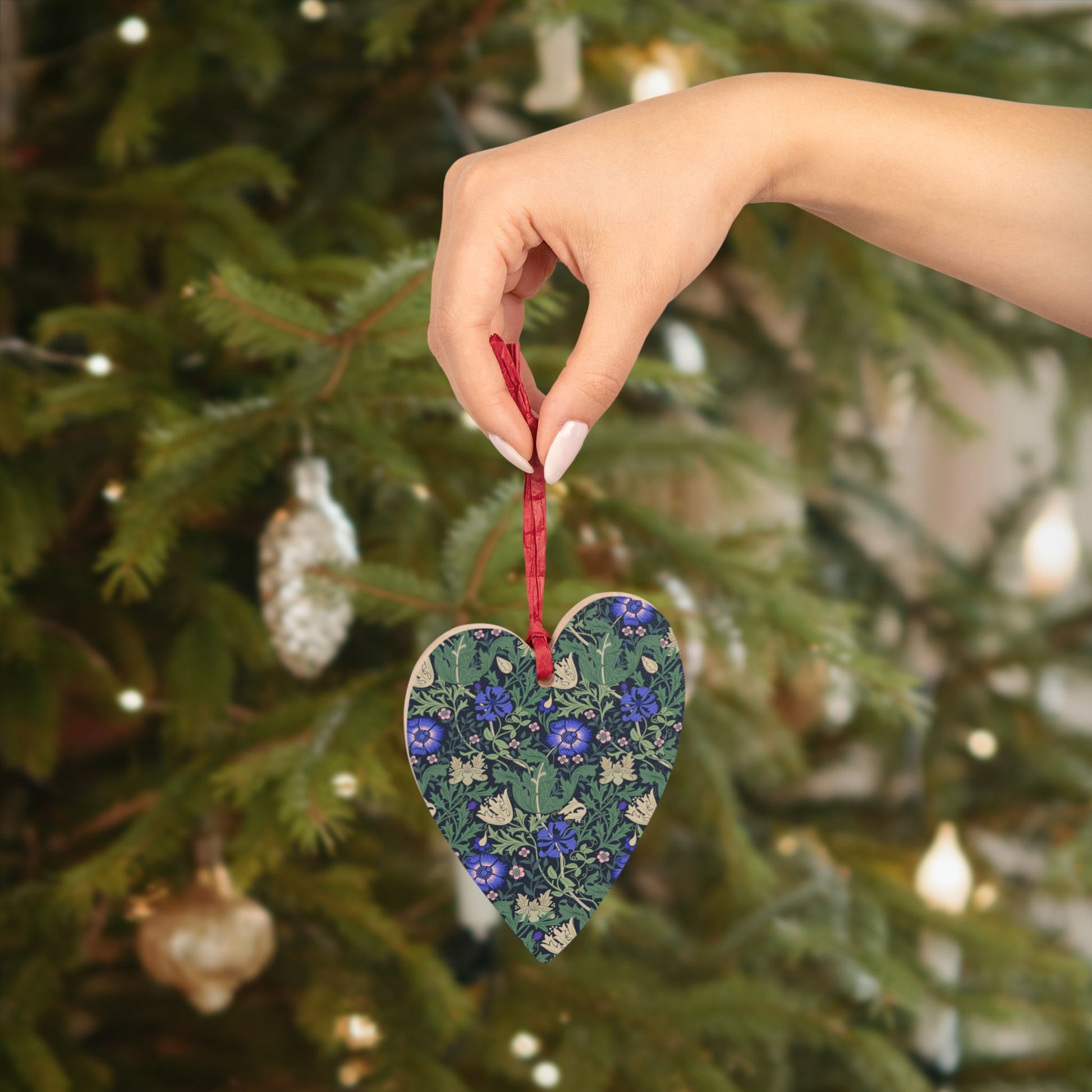 wooden-christmas-ornaments-william-morris-compton-bluebell-cottage-23