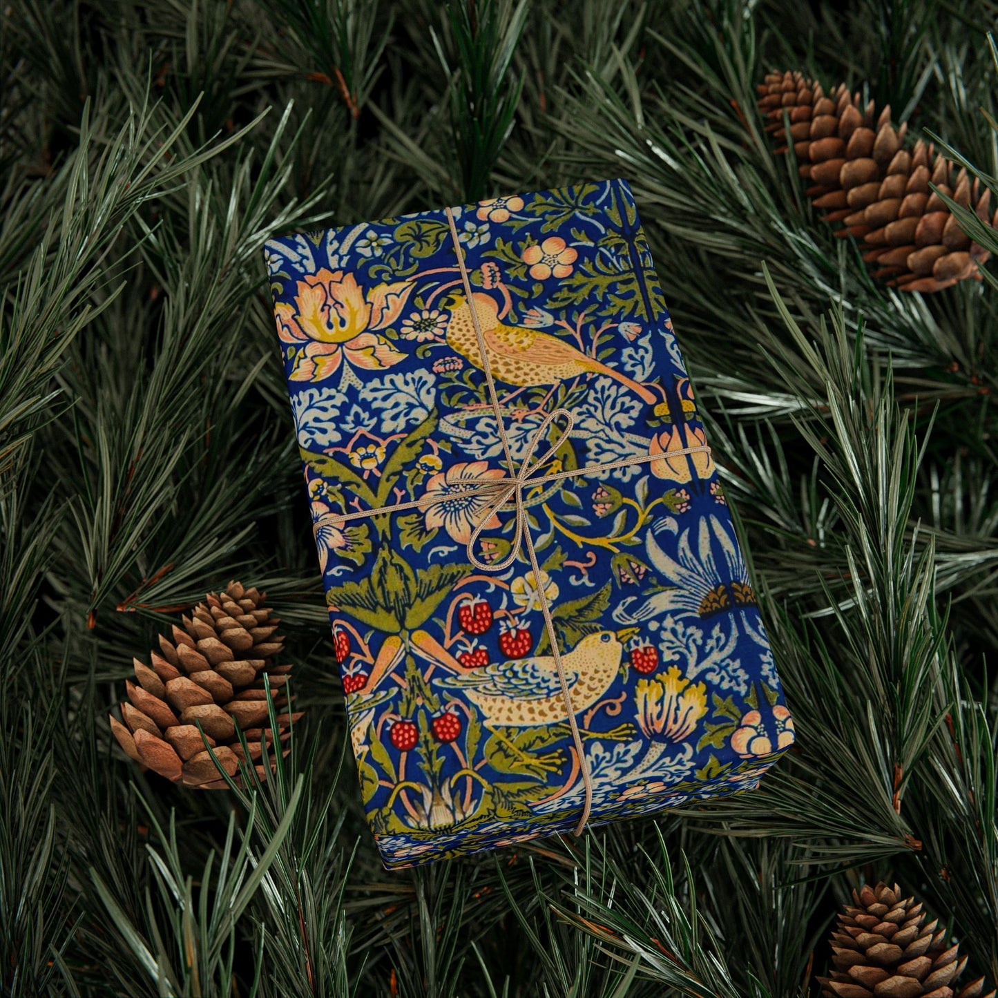 christmas-wrapping-paper-william-morris-strawberry-thief-indigo-5