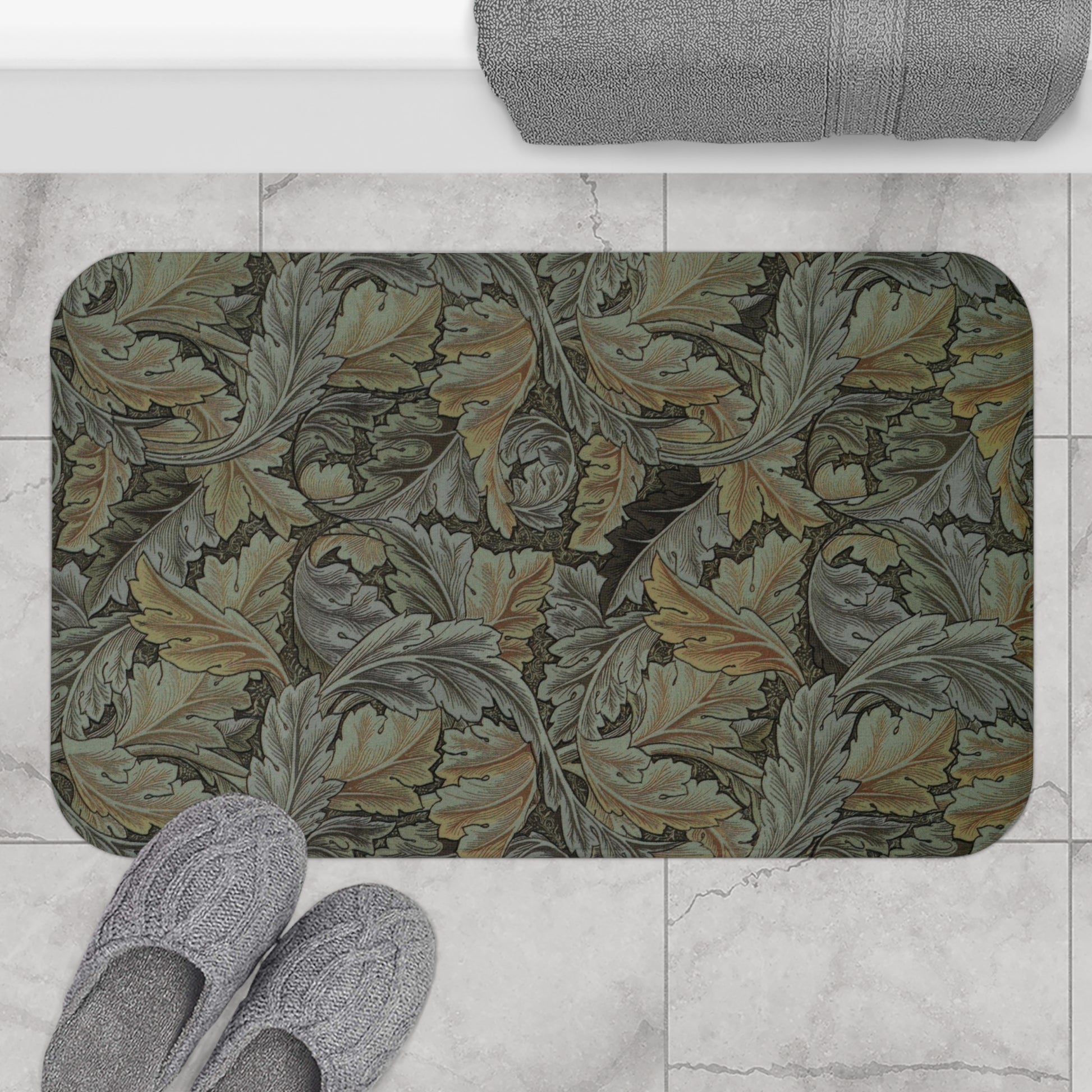 Microfibre bath mat with a gray Acanthus pattern inspired by William Morris.