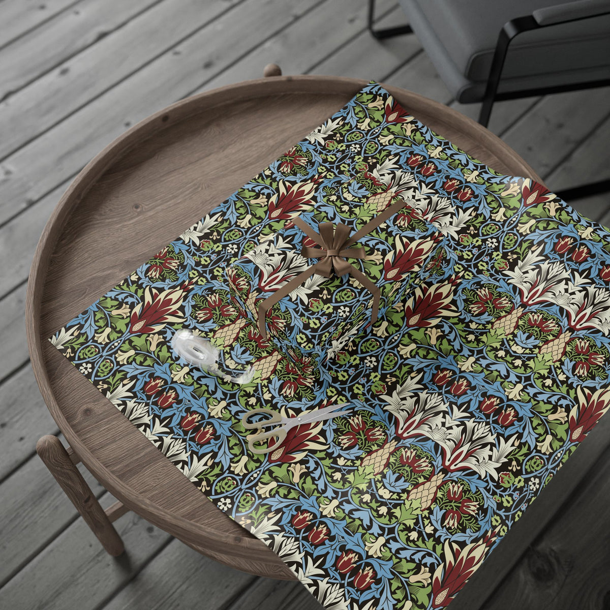 Decorative table runner with floral pattern on a wooden tray