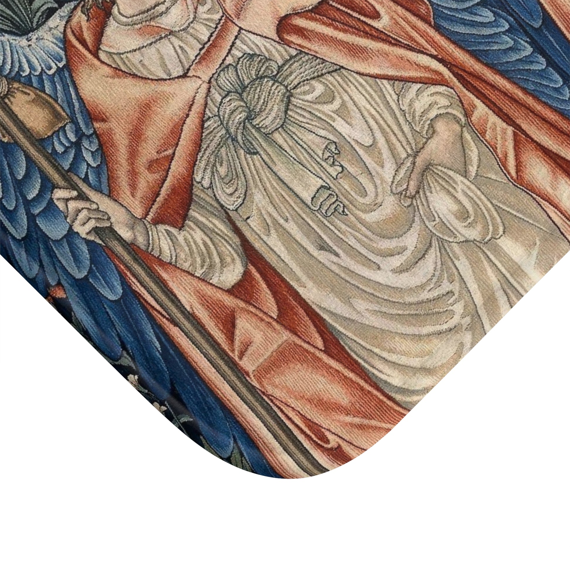 A microfibre bath mat with a printed design featuring two angels from the William Morris Angeli Ministrantes collection.