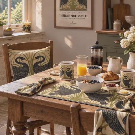 napkins-william-morris-swan-rush-and-iris-black-swan-set-of-4-6