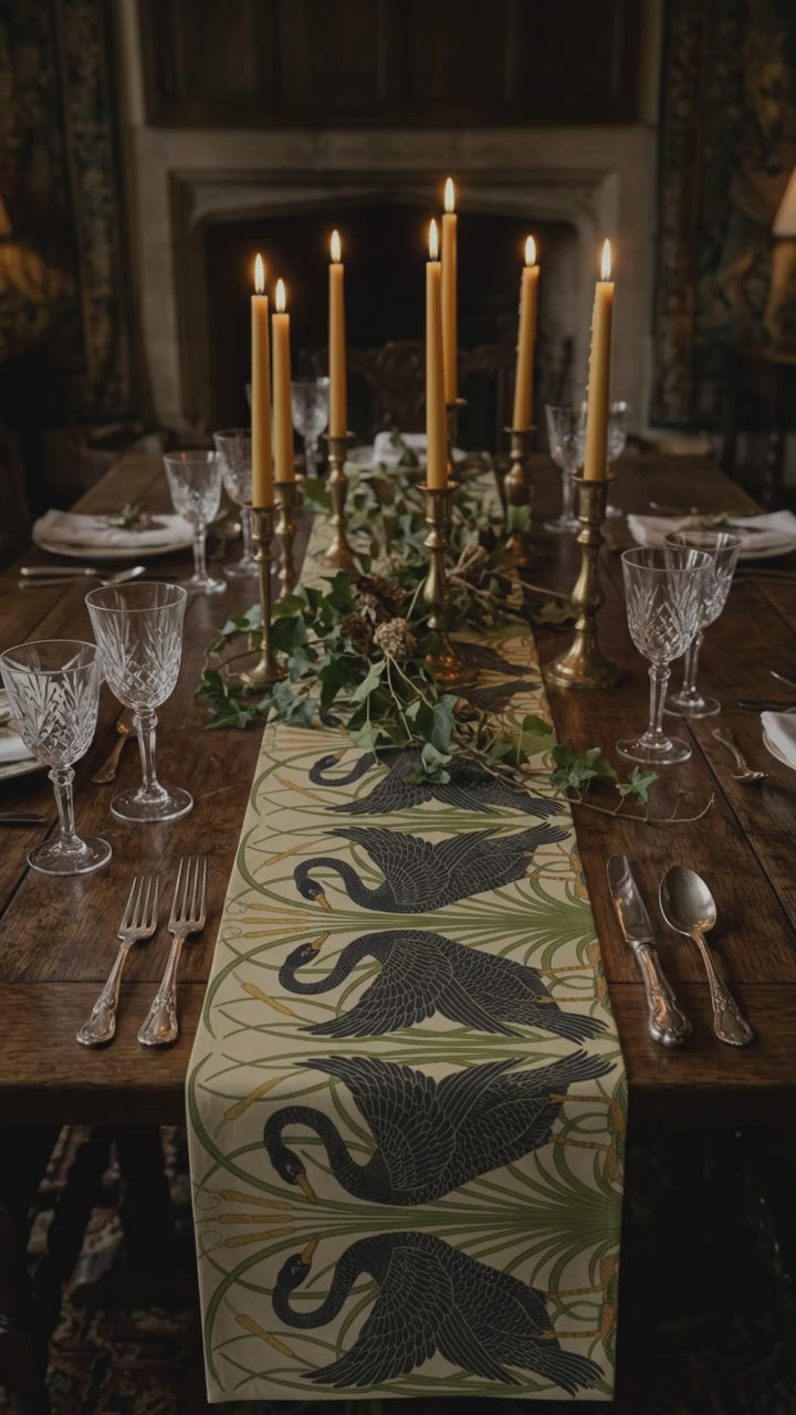 table-runner-inspired-by-william-morris-black-swan-cygnus-aatratus-25